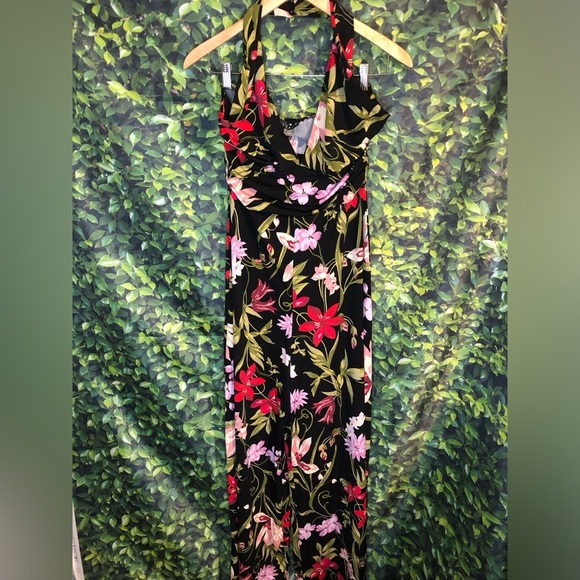 Floral Halter Neck jumpsuit - Black and Pink - Picture 11 of 16